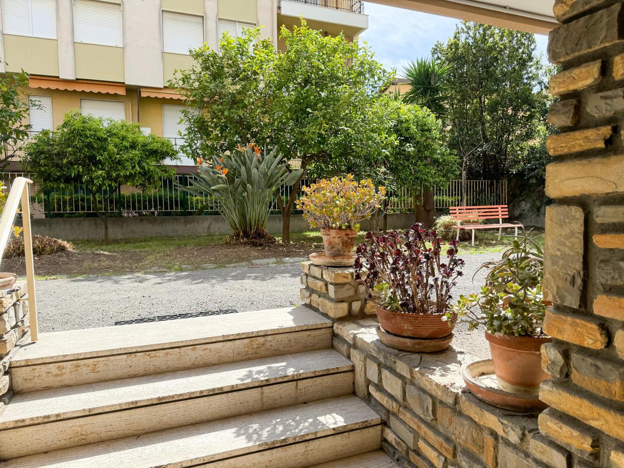 Casa Febo, In Centro Con Parcheggio Privato A 200 Mt Dal Mare Otel Bordighera Dış mekan fotoğraf