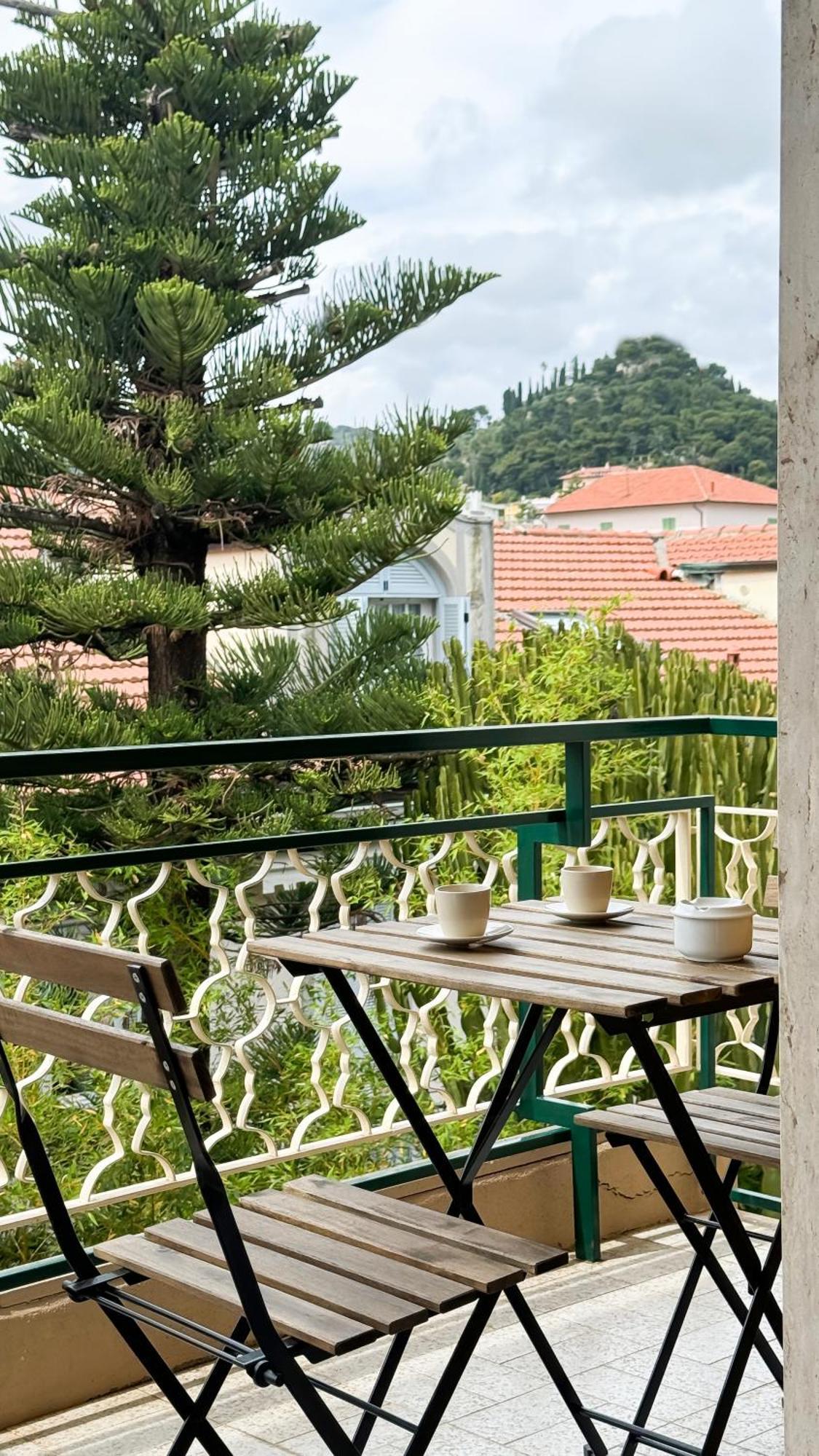 Casa Febo, In Centro Con Parcheggio Privato A 200 Mt Dal Mare Otel Bordighera Dış mekan fotoğraf